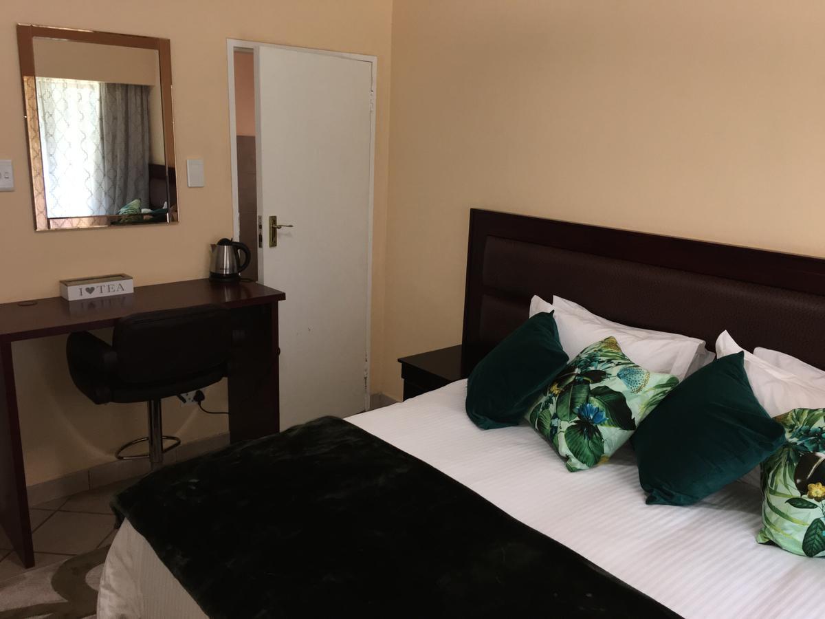 Riverton Manor Centurion Quarto foto